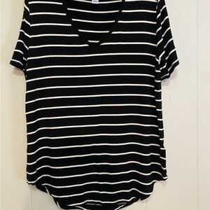 Old Navy Black and White Striped Short Sleeve Tee